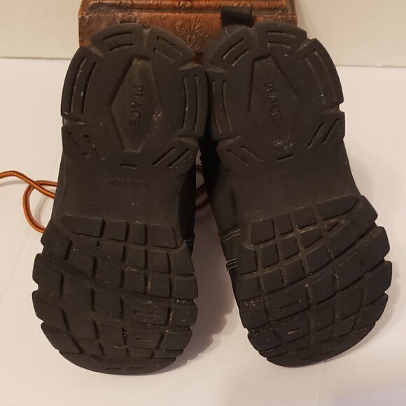 The Children's Place Rain/Snow Boots - Like New 10 - Picture 9 of 11